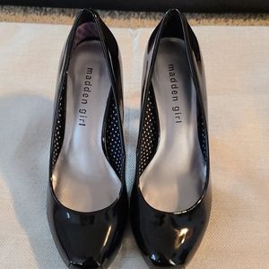 Black Platform Pumps